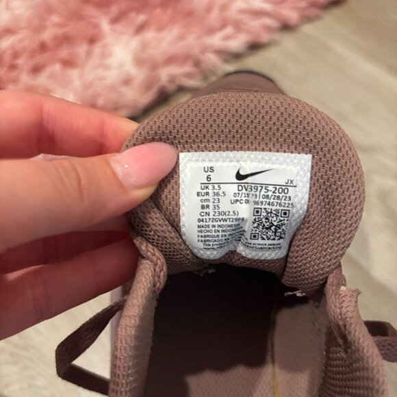 Nike Runner Shoes size 6 - Picture 4 of 4